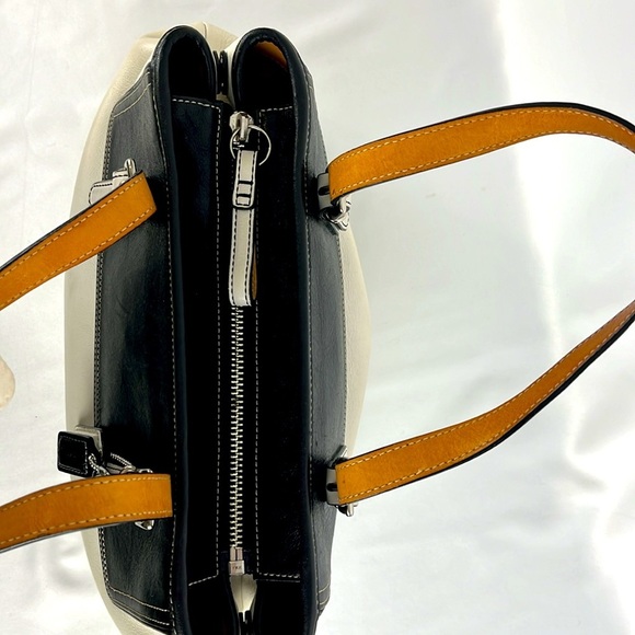 Coach Hamptons Classic Black and White Leather Hand Bag M3Q-9605 Zip Closure - Picture 14 of 16